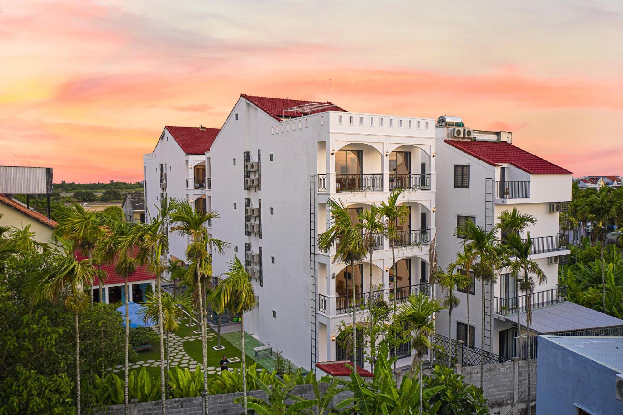 Hoi An Legend Charm Boutique Hotel Bagian luar foto